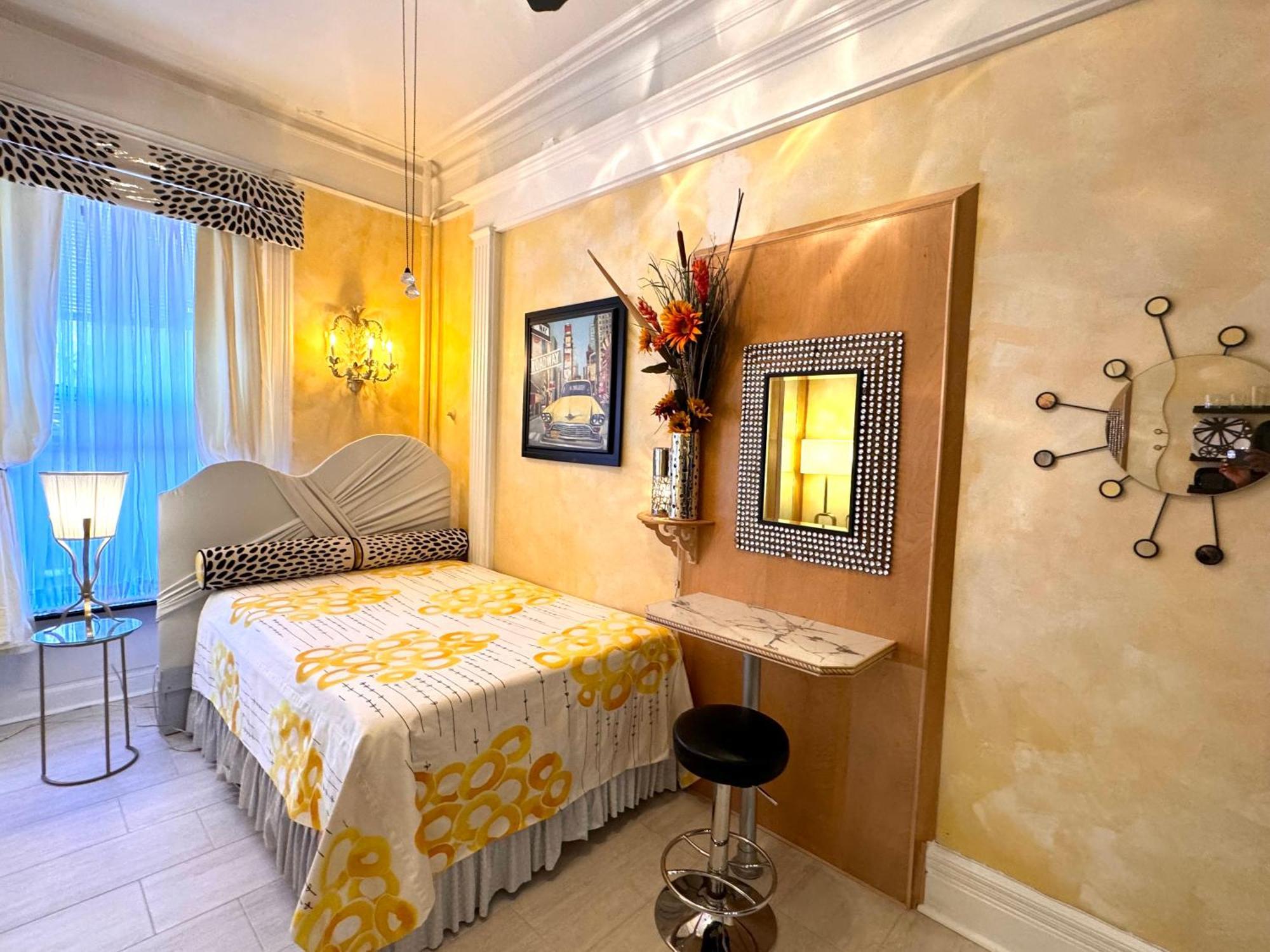 The International Cozy Inn Нью-Йорк Экстерьер фото