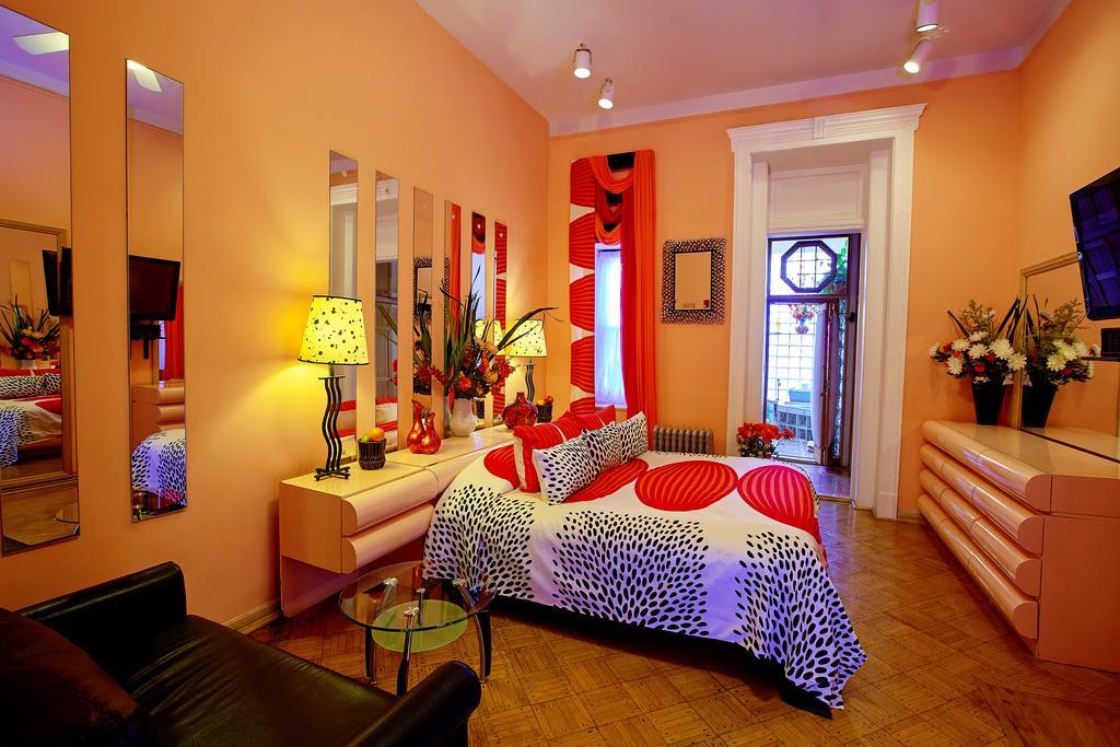 The International Cozy Inn Нью-Йорк Экстерьер фото