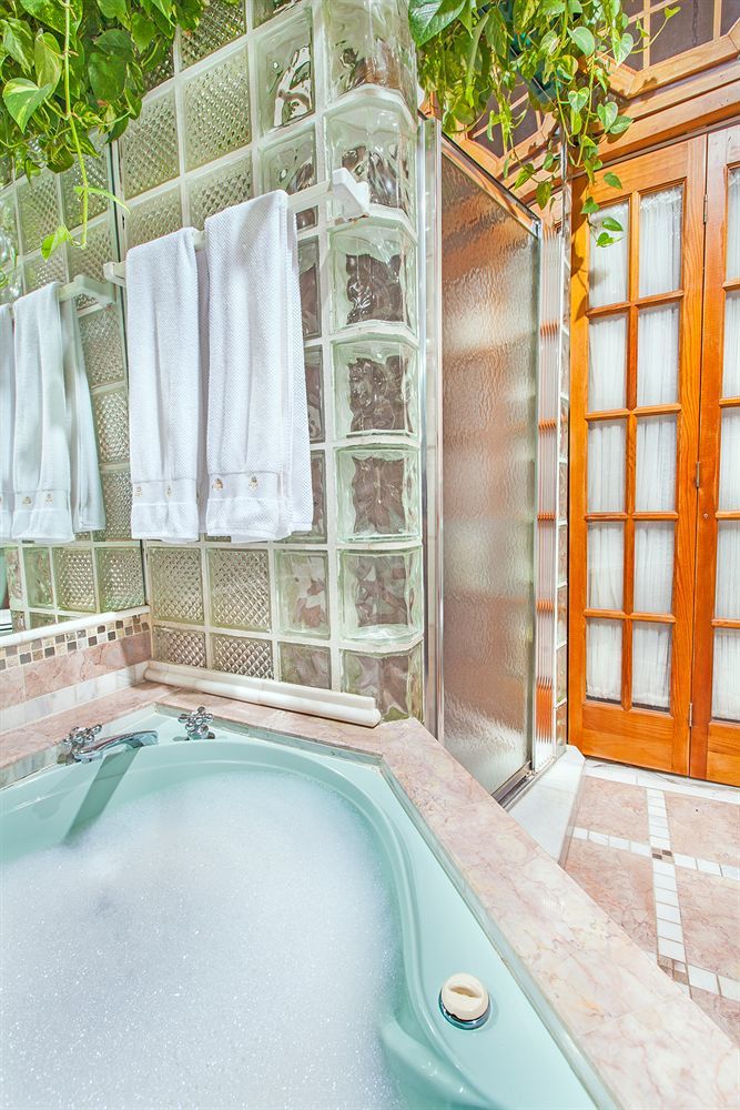The International Cozy Inn Нью-Йорк Экстерьер фото